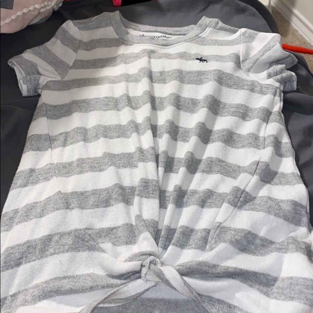 Girls Abercrombie front tie short sleeve shirt